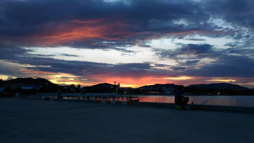 Hua Hin Beach. Rent a place near the most famous beach in Prachuap Khiri Khan Province.